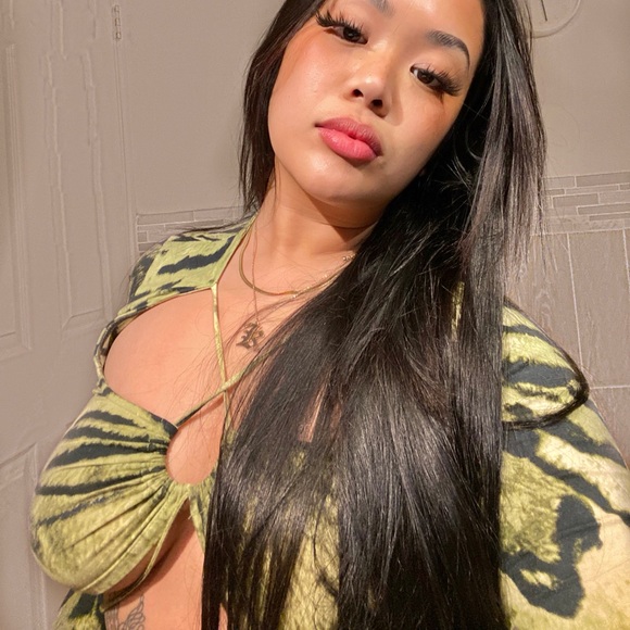 Dollskill Lime green tiger patterned top. - Picture 3 of 3